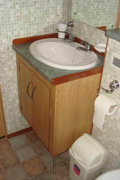 Bordeaux: Bathroom Basin